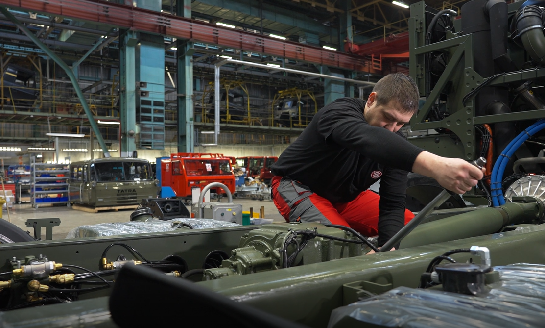 „Nedělám jen tak ledajakou automechaničinu, pracuji v Tatře.“