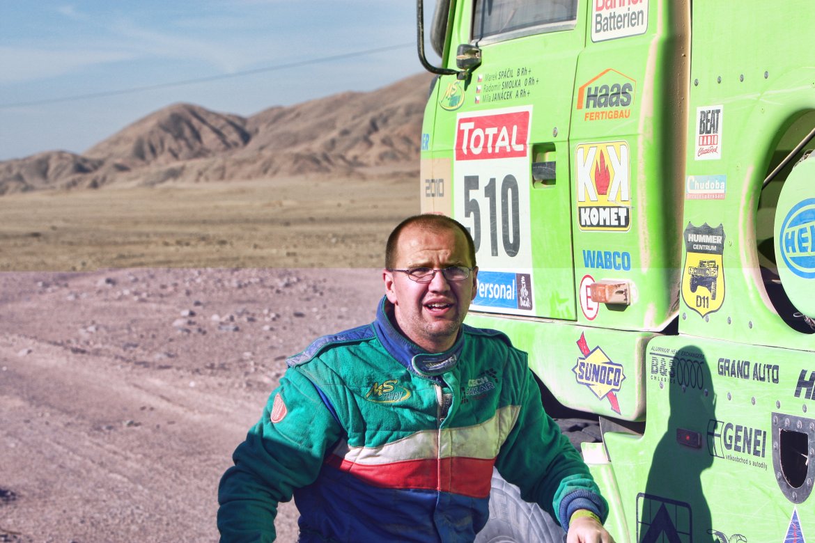 Dakar 2010 a dojezd jedné z těžkých etap v poušti Atacama v Chile.