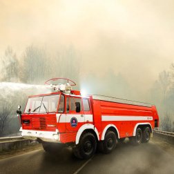  TATRA 813 8x8 SLF Foamatic

This special heavy firetruck continues to awe and enchant.What do you think of this vehicle that was produced 40 years ago?

#tatra #tatratrucks #tatratakesyoufurther #firetruck #history #old #monster #firefighting #firefighter #czechpower #tatrapower #offroad #red #queen #beauty #truckmania #truckstagram